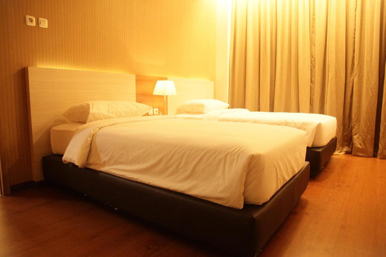 Winstar Hotel Pekanbaru Exterior foto