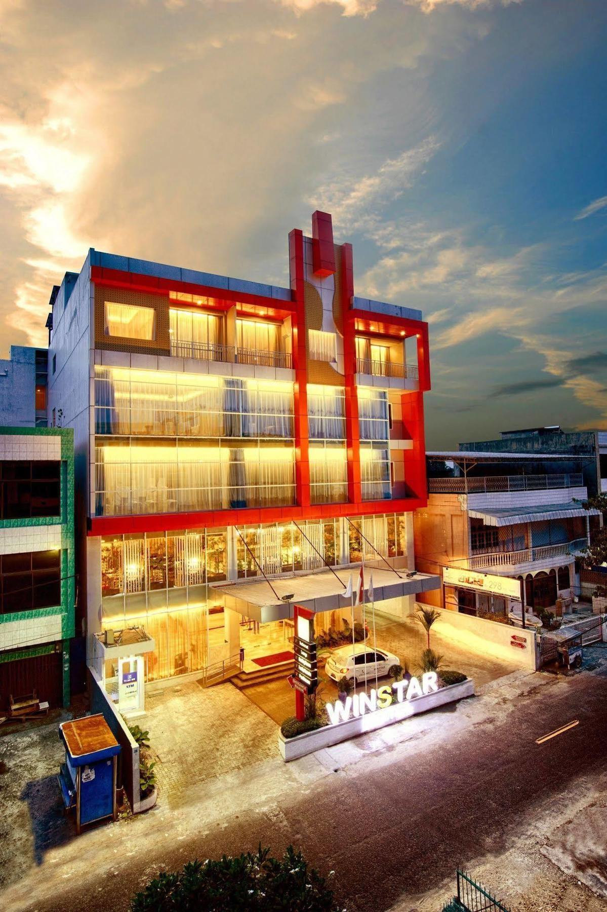 Winstar Hotel Pekanbaru Exterior foto